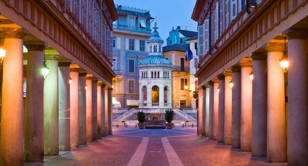 la_fonte_bollente_nel_centro_di_aqui_terme_in_piemonte